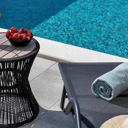 Bava - Swimming Pool With Sea View Макарска