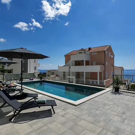 Bava - Swimming Pool With Sea View