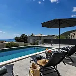 Bava - Swimming Pool With Sea View