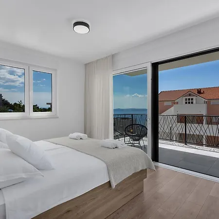 Bava - Swimming Pool With Sea View