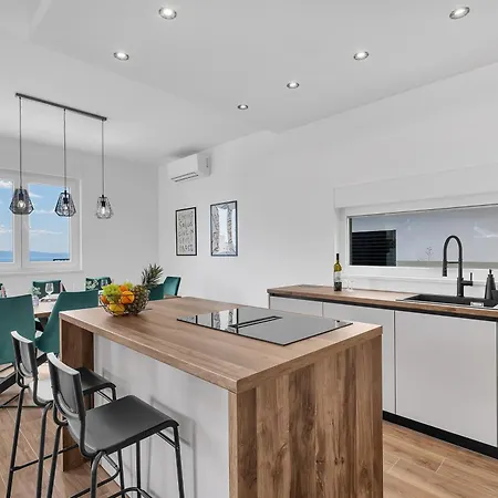 Bava - Swimming Pool With Sea View Makarska