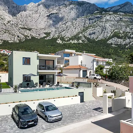 Bava - Swimming Pool With Sea View Makarska