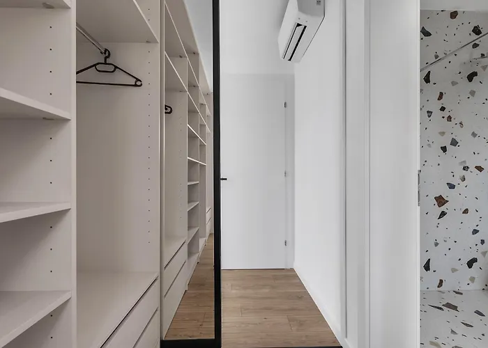 Bava - Swimming Pool With Sea View