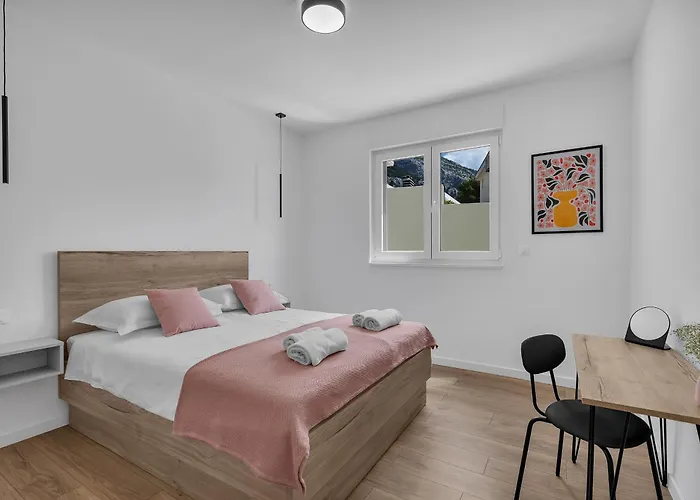 Bava - Swimming Pool With Sea View Makarska