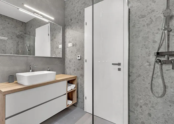 Bava - Swimming Pool With Sea View Makarska