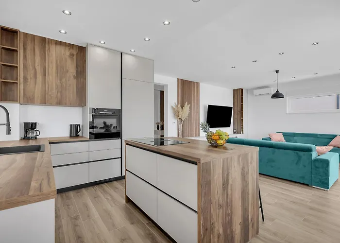 Bava - Swimming Pool With Sea View Makarska