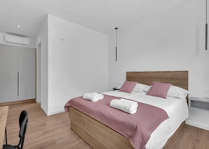 Bava - Swimming Pool With Sea View Makarska