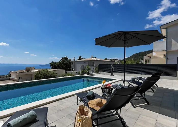 Bava - Swimming Pool With Sea View