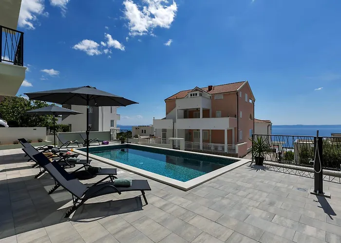 Bava - Swimming Pool With Sea View