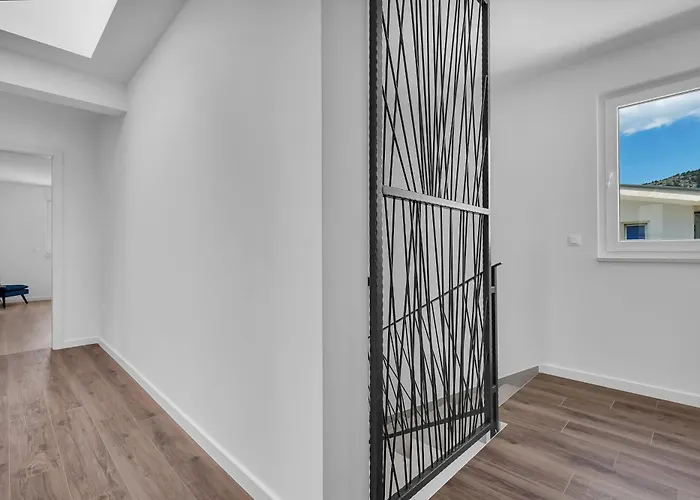 Bava - Swimming Pool With Sea View