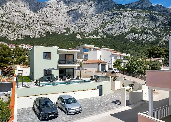 Bava - Swimming Pool With Sea View Makarska