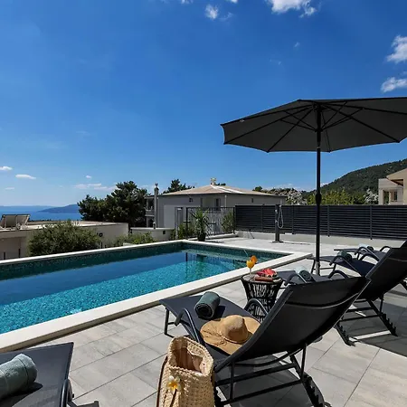 Bava - Swimming Pool With Sea View