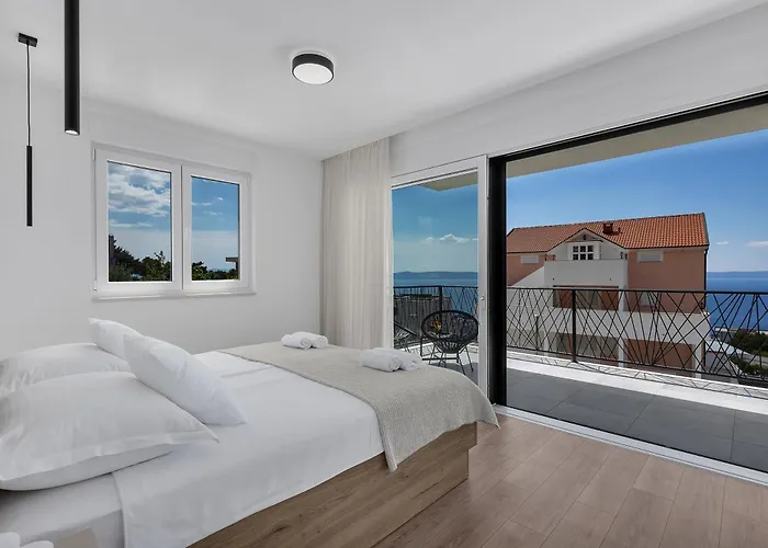 Bava - Swimming Pool With Sea View