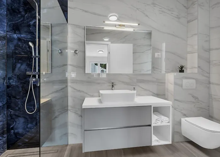 Bava - Swimming Pool With Sea View Makarska