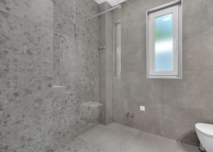 Bava - Swimming Pool With Sea View