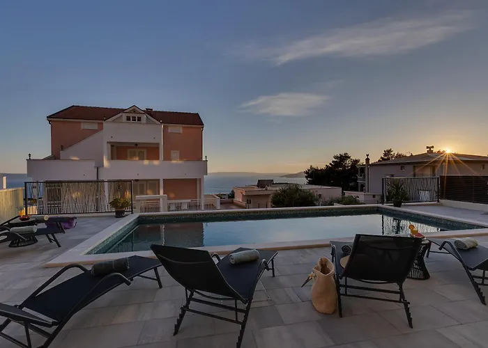 Bava - Swimming Pool With Sea View