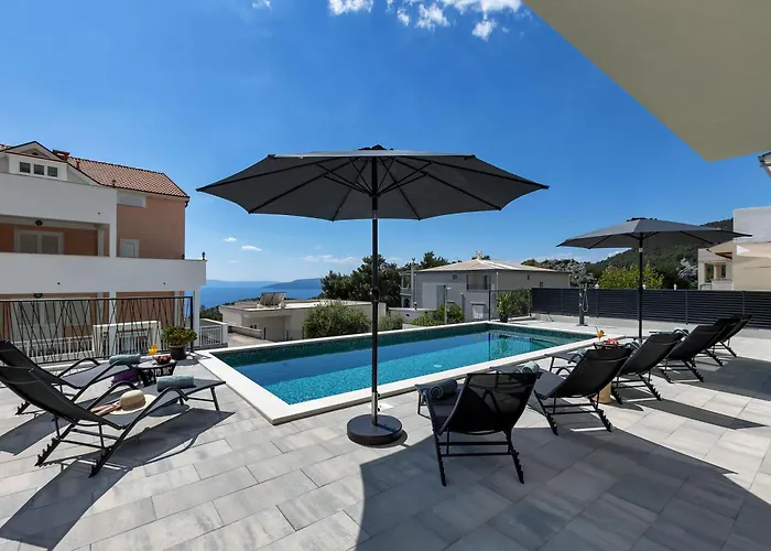 Bava - Swimming Pool With Sea View